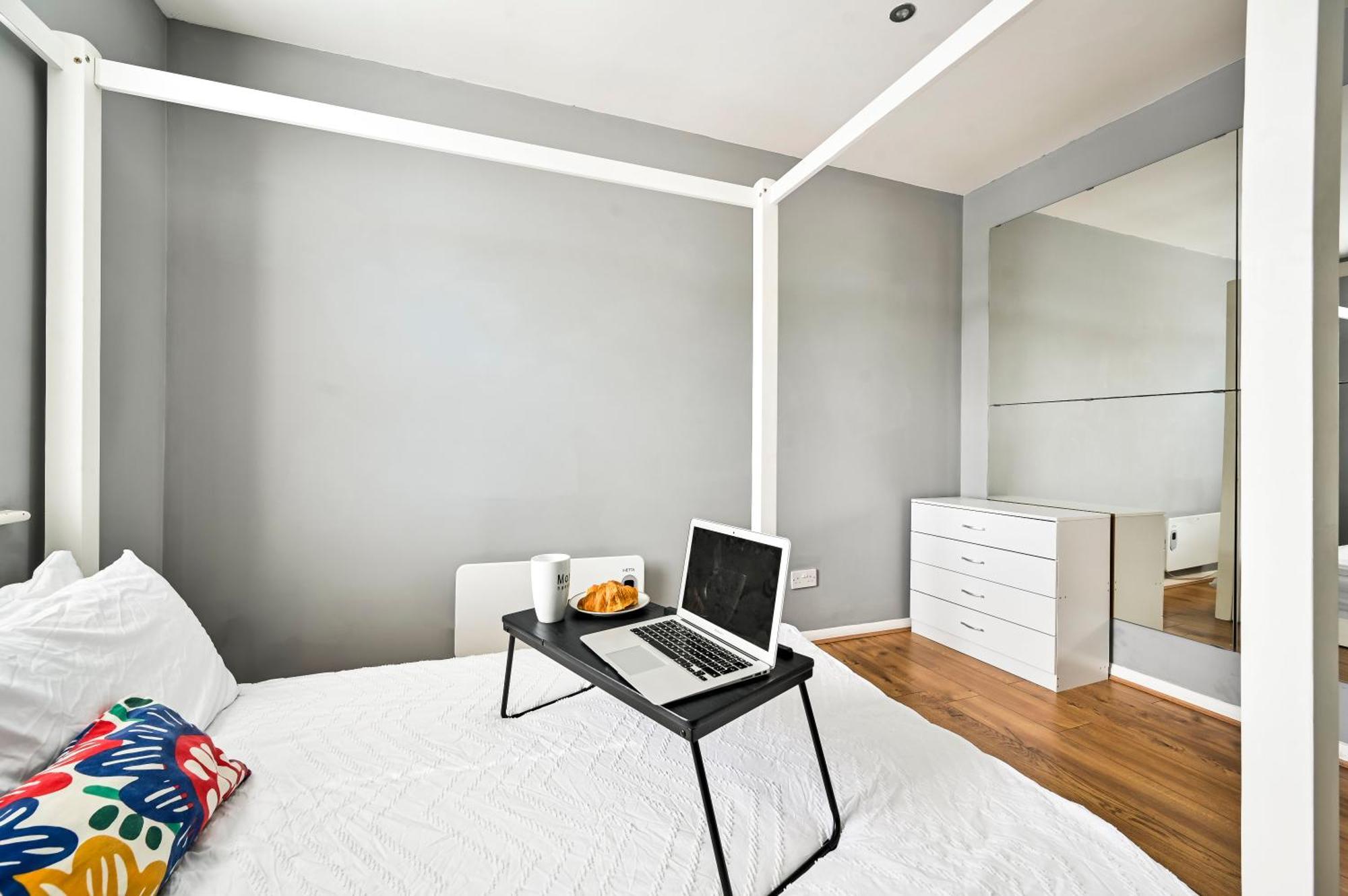 Apartamento Cosy 1-Bed E15, Sleeps 4, 1 Min From Tube Station Near O2 Arena Londres Exterior foto