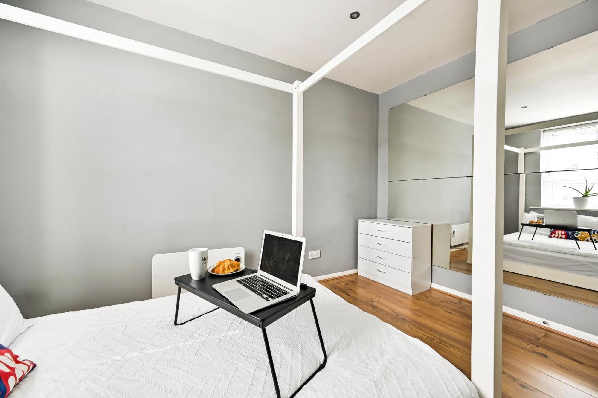 Apartamento Cosy 1-Bed E15, Sleeps 4, 1 Min From Tube Station Near O2 Arena Londres Exterior foto