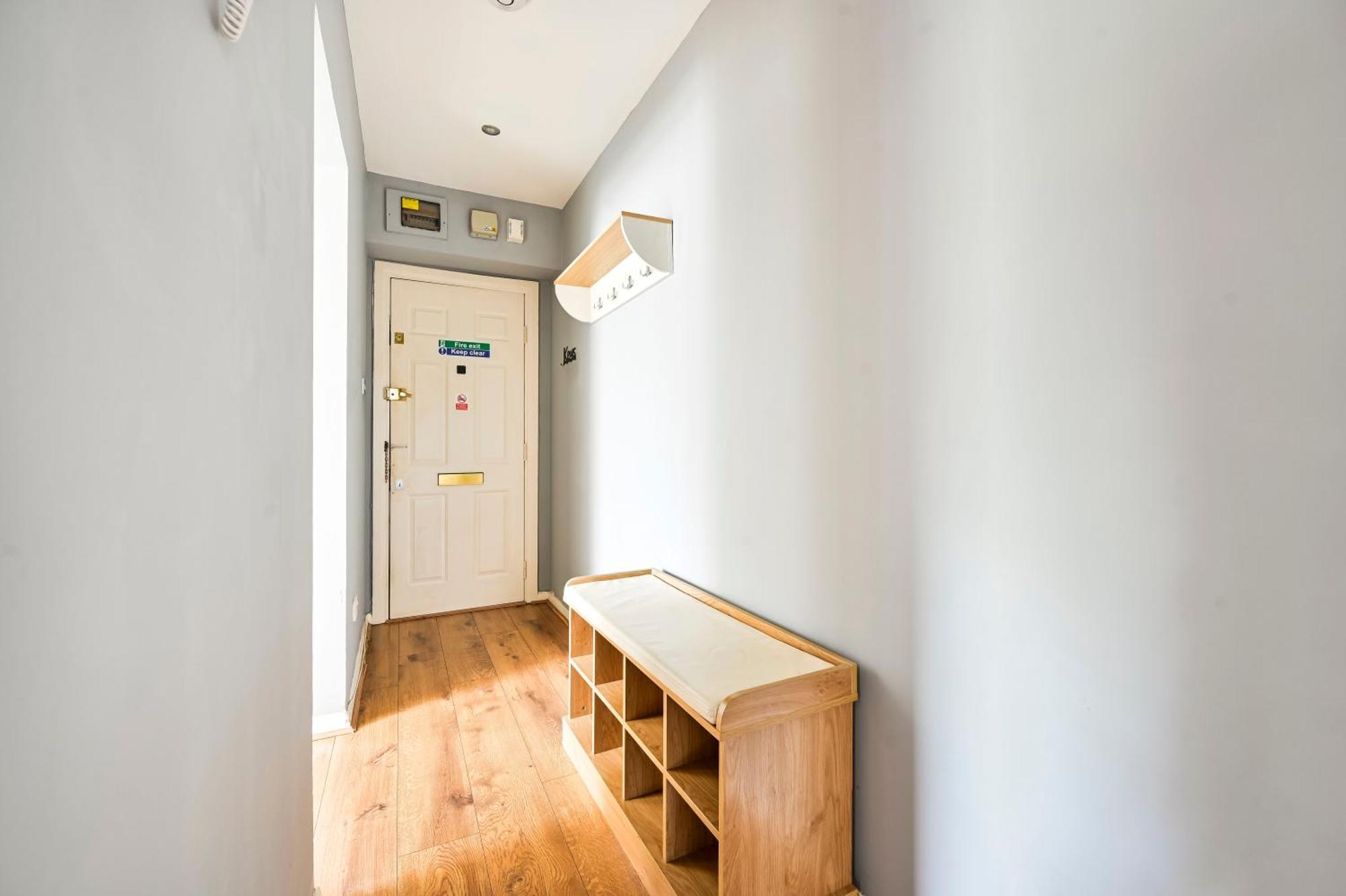 Apartamento Cosy 1-Bed E15, Sleeps 4, 1 Min From Tube Station Near O2 Arena Londres Exterior foto