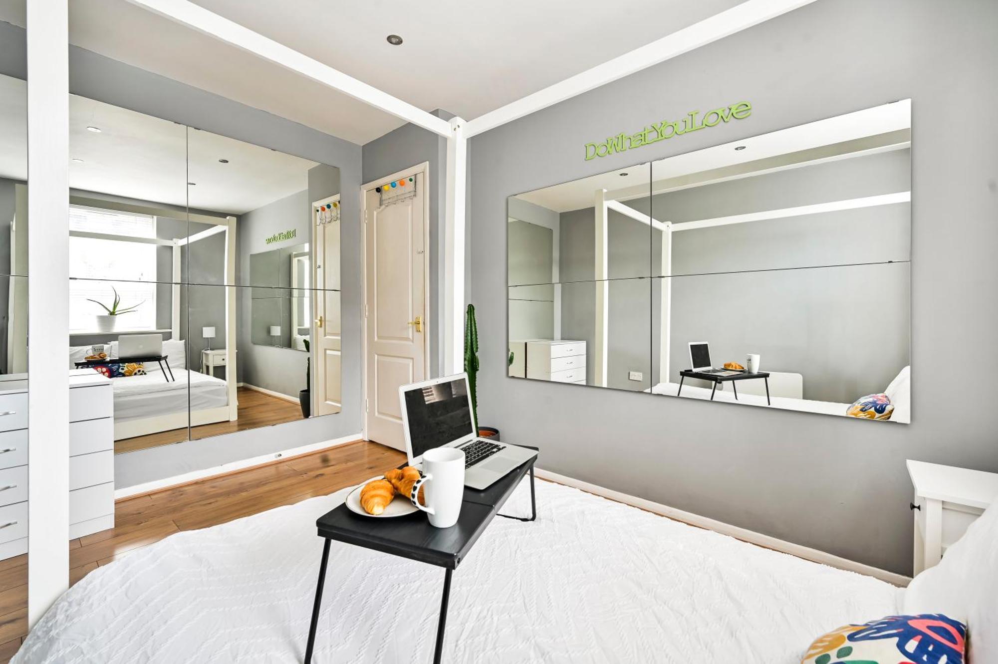 Apartamento Cosy 1-Bed E15, Sleeps 4, 1 Min From Tube Station Near O2 Arena Londres Exterior foto