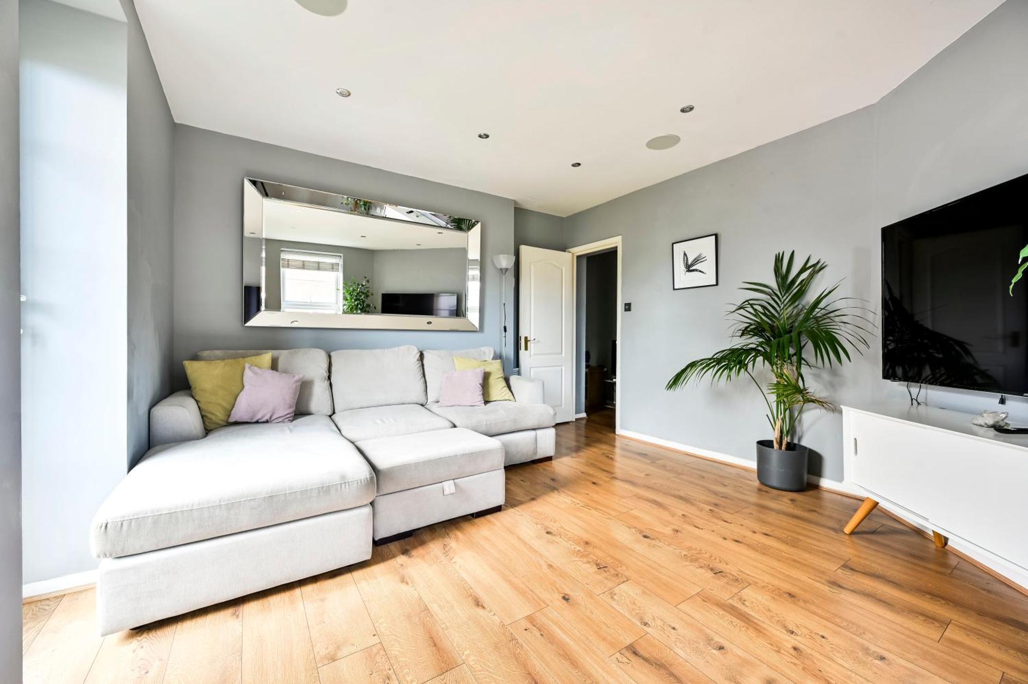 Apartamento Cosy 1-Bed E15, Sleeps 4, 1 Min From Tube Station Near O2 Arena Londres Exterior foto