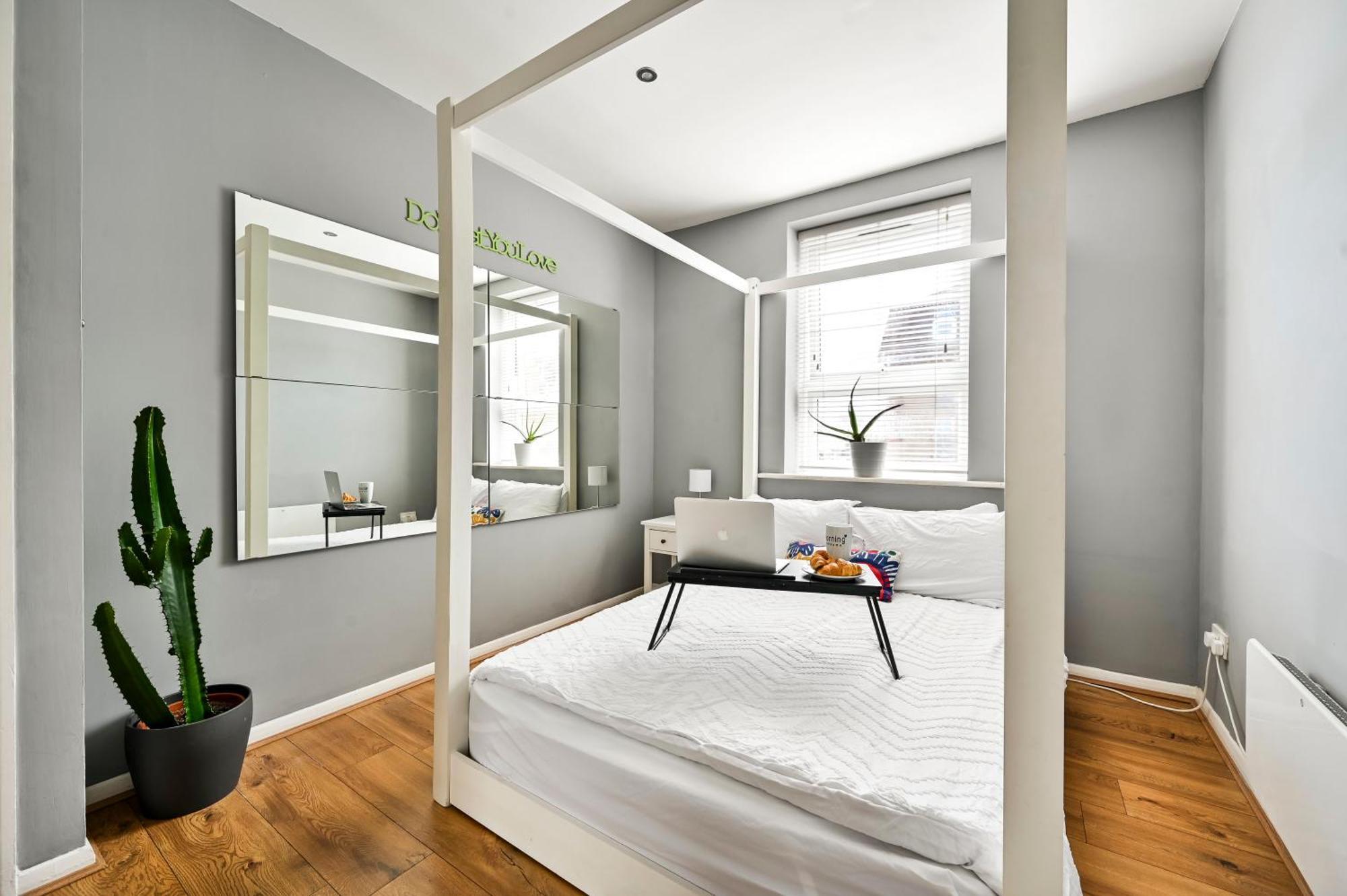 Apartamento Cosy 1-Bed E15, Sleeps 4, 1 Min From Tube Station Near O2 Arena Londres Exterior foto