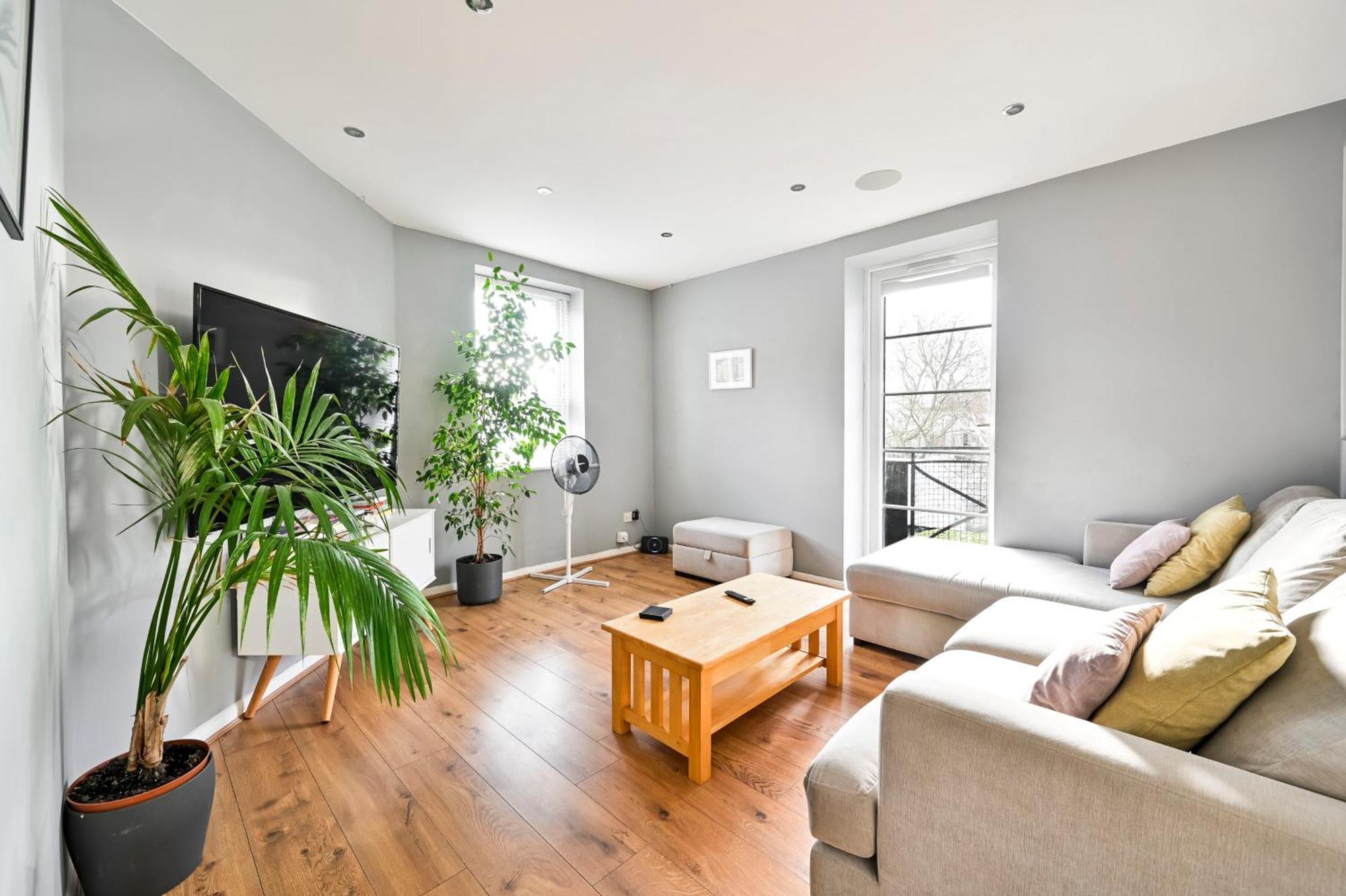 Apartamento Cosy 1-Bed E15, Sleeps 4, 1 Min From Tube Station Near O2 Arena Londres Exterior foto